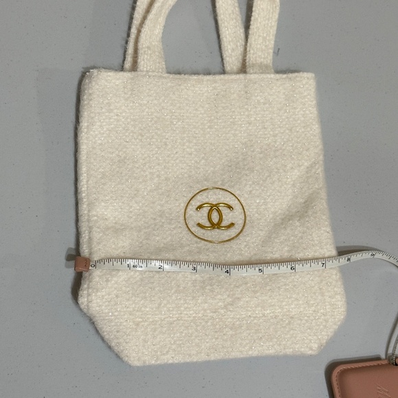 New CHANEL Beauty Cosmetic Bag VIP Gift - Picture 10 of 11